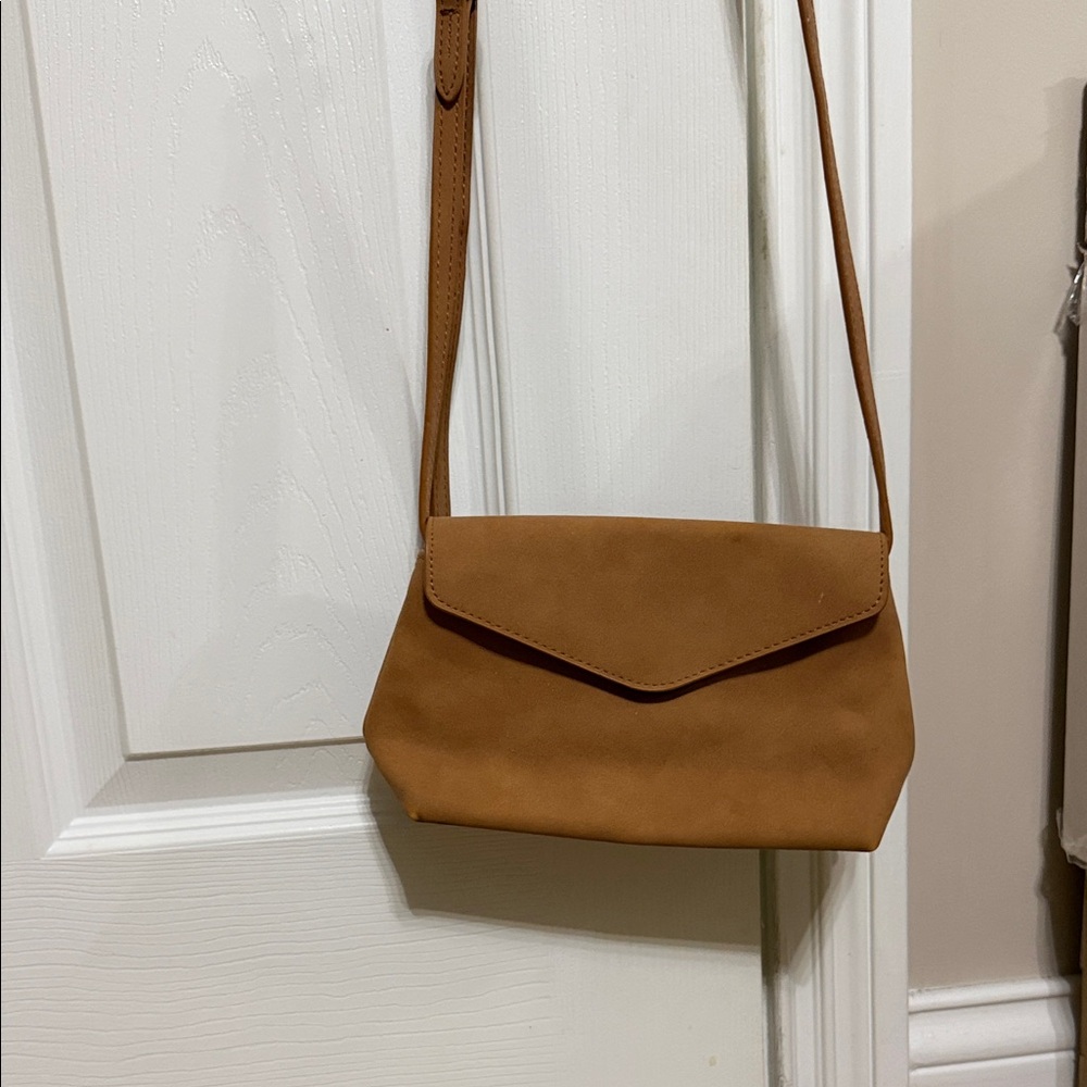 Universal Thread Tan Crossbody Bag